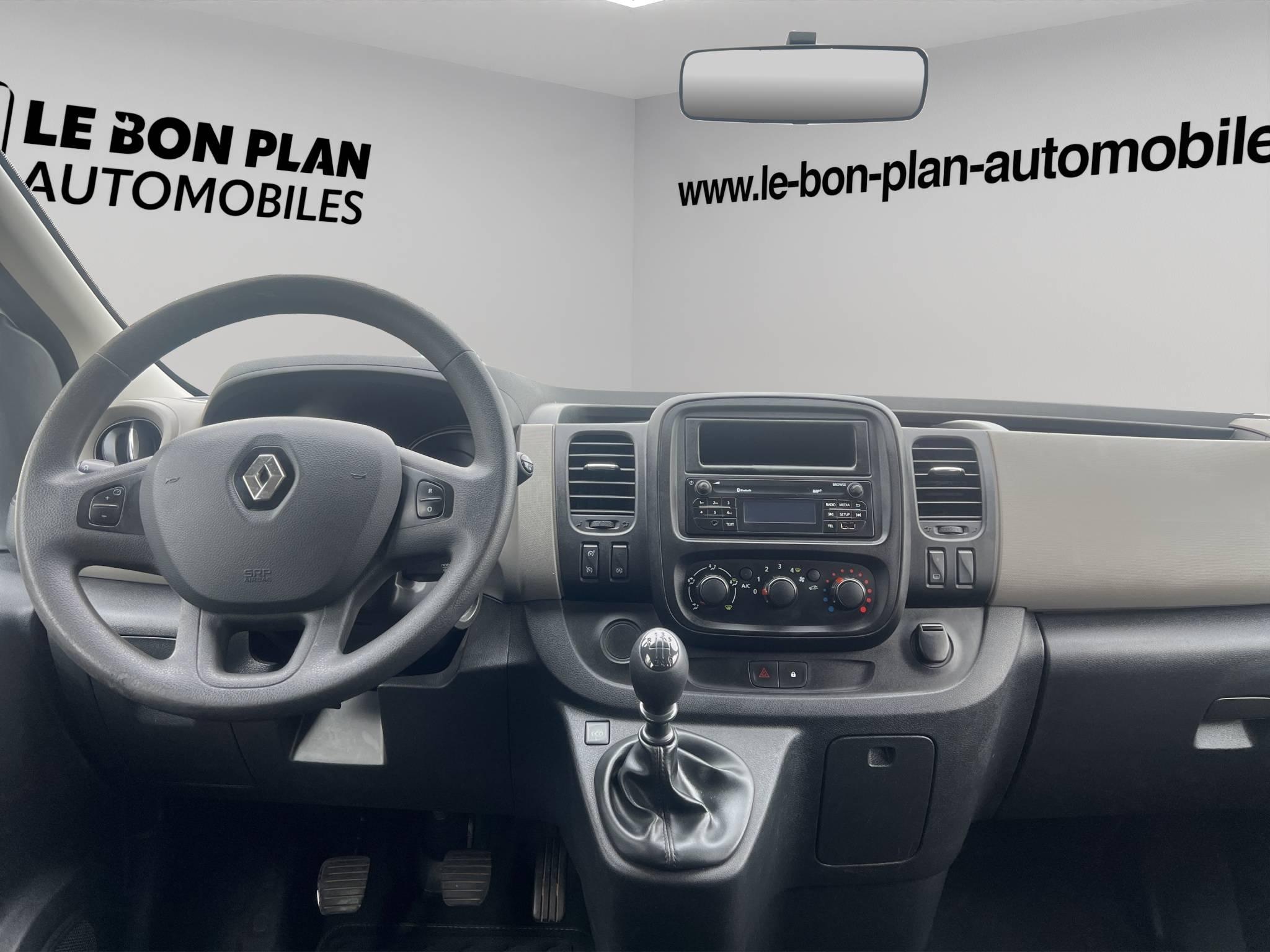 RENAULT TRAFIC COMBI