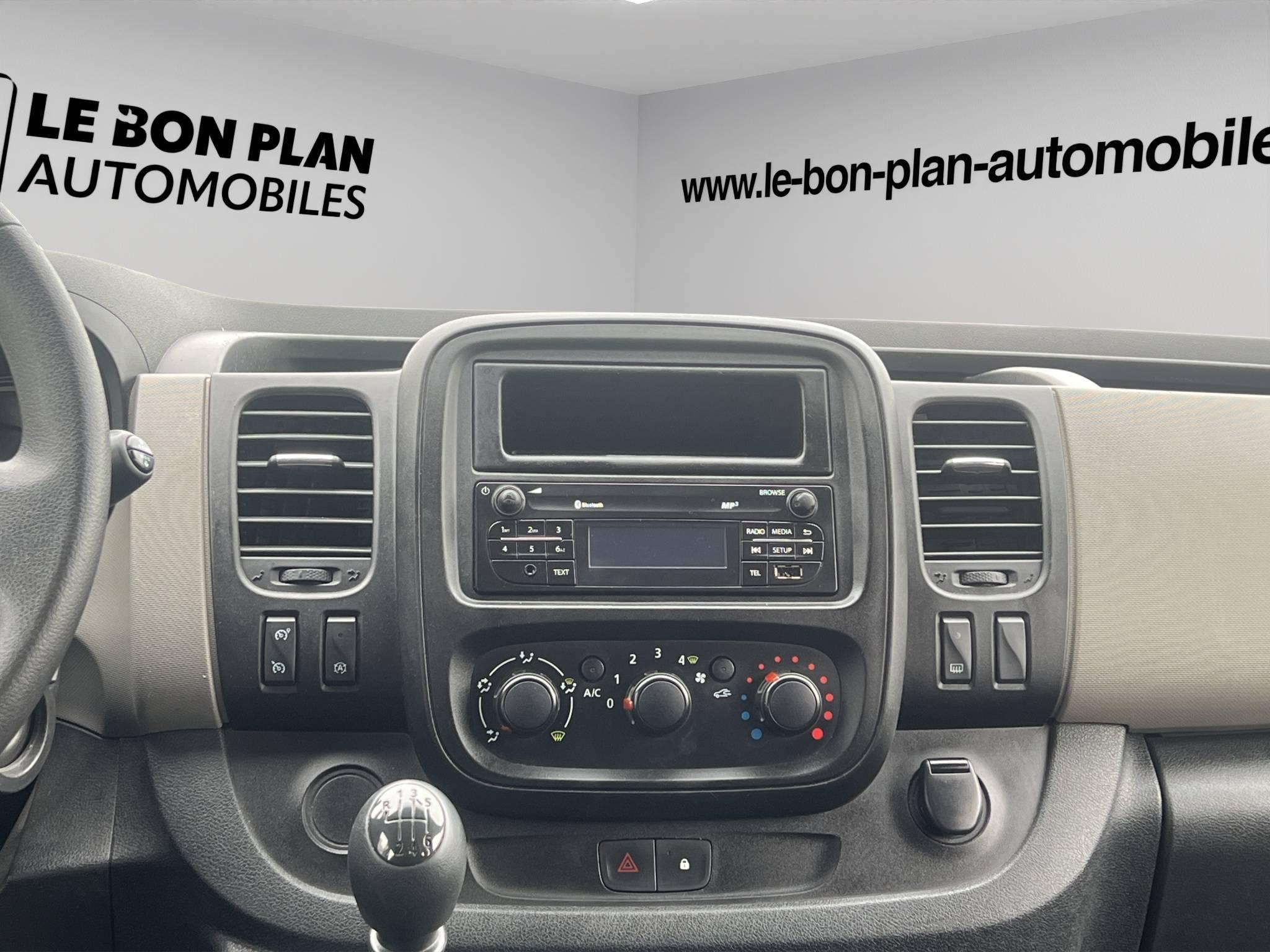 RENAULT TRAFIC COMBI