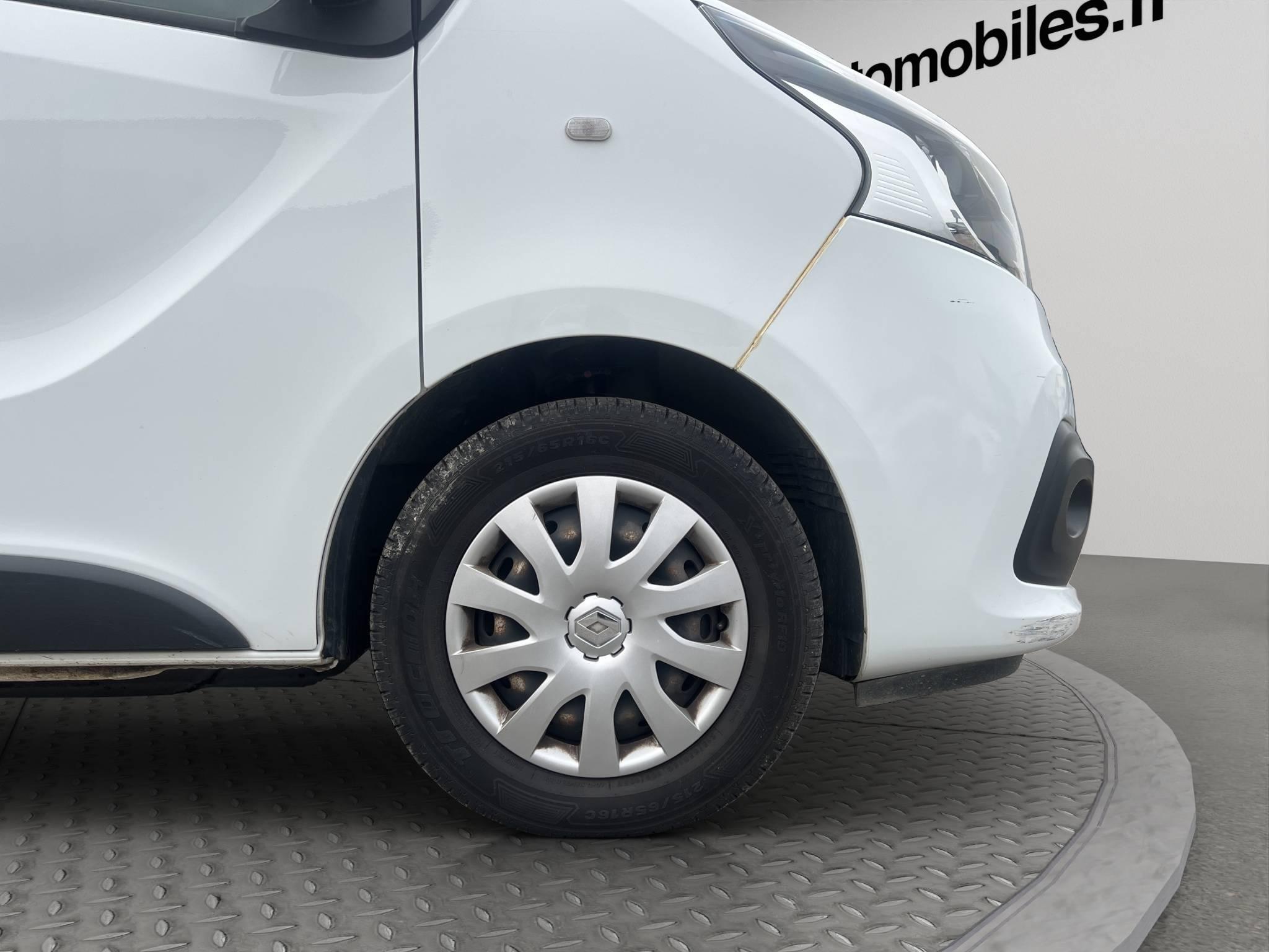 RENAULT TRAFIC COMBI