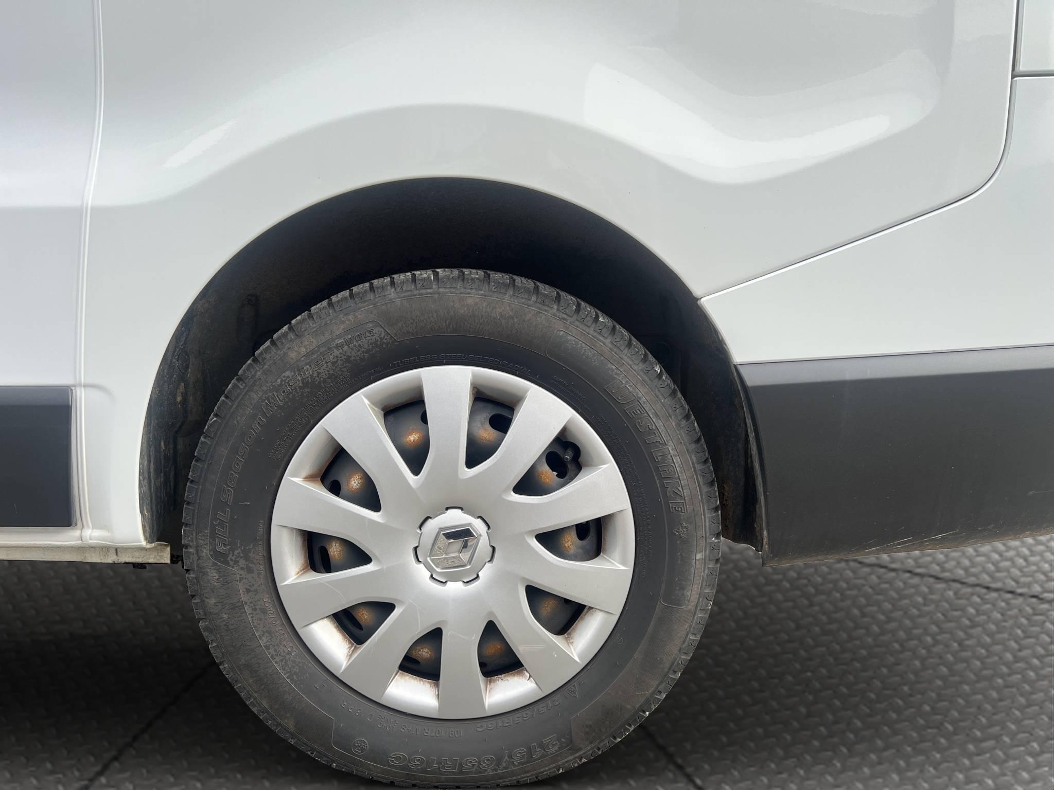 RENAULT TRAFIC COMBI