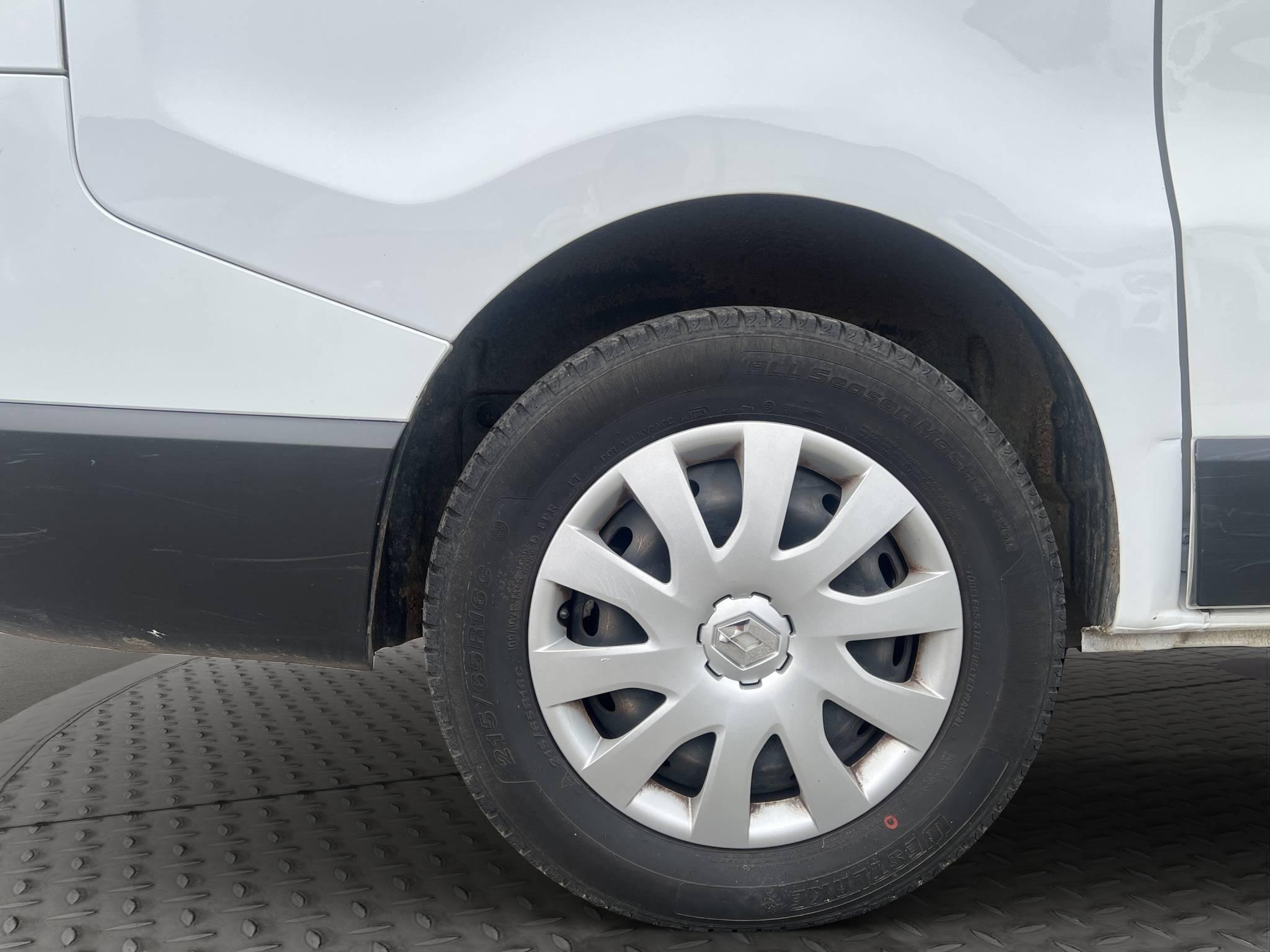 RENAULT TRAFIC COMBI