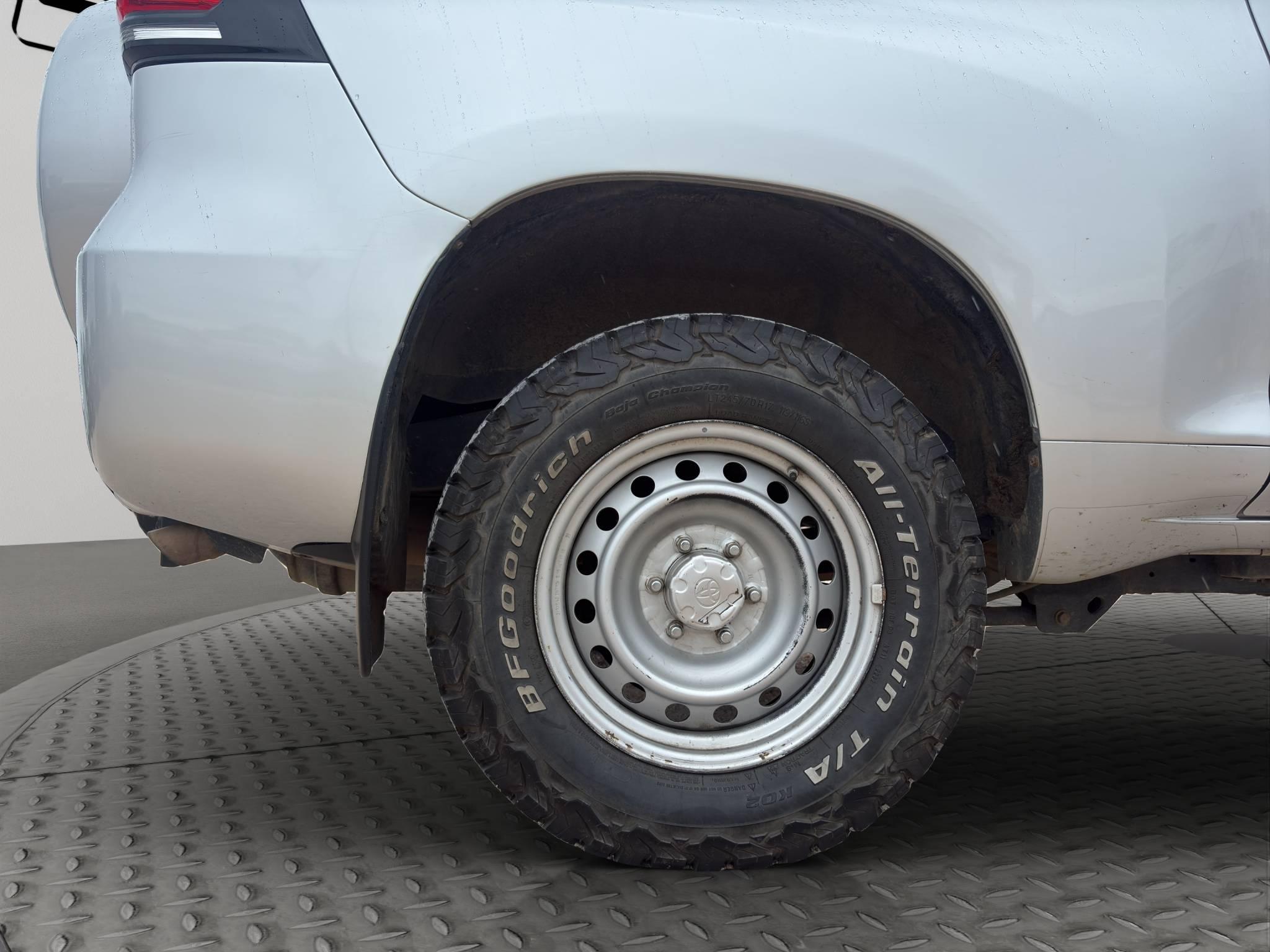 TOYOTA LAND CRUISER