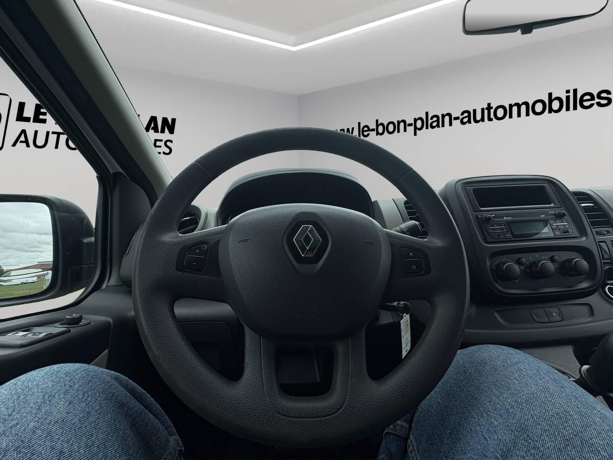 RENAULT TRAFIC