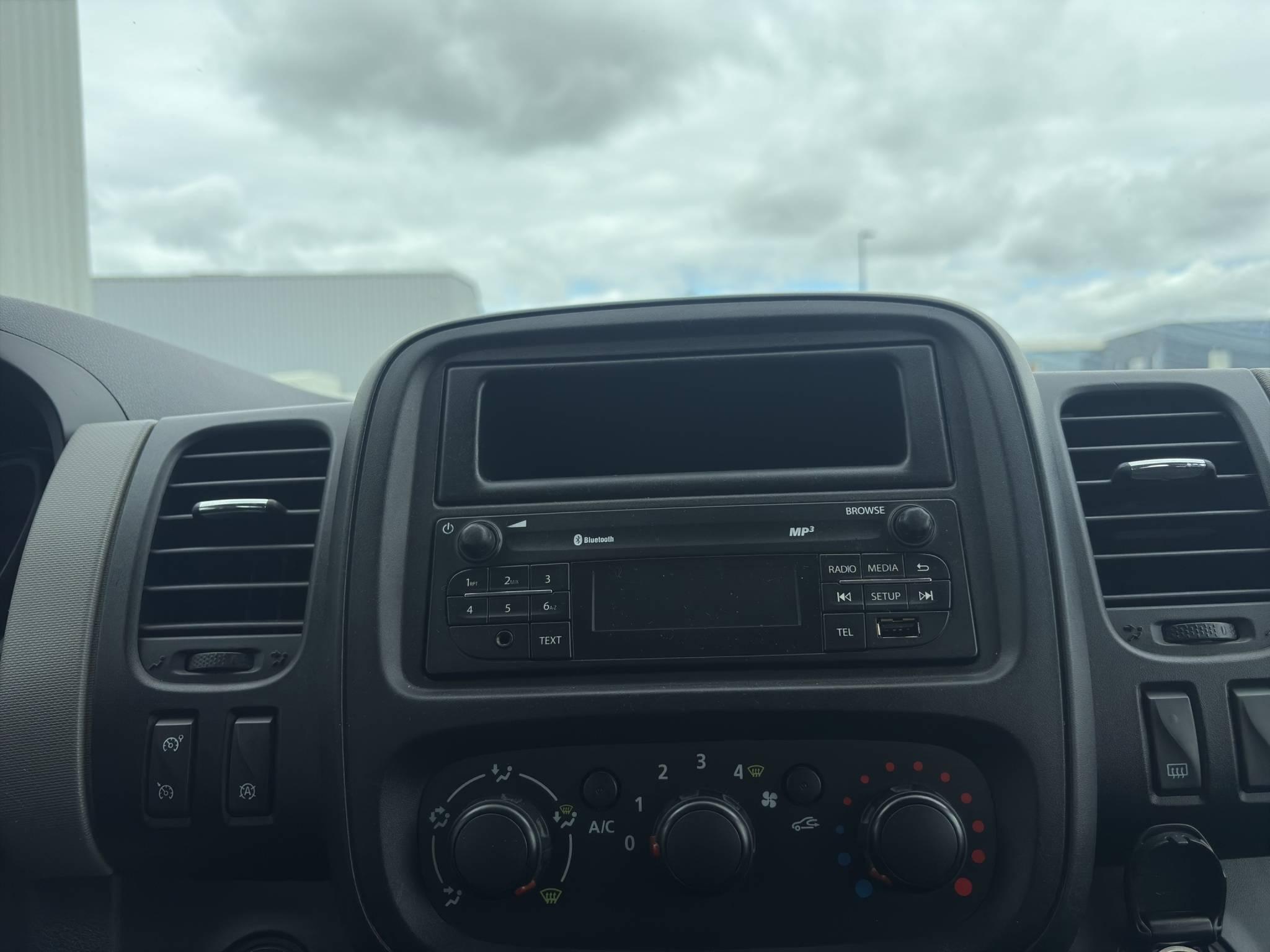 RENAULT TRAFIC