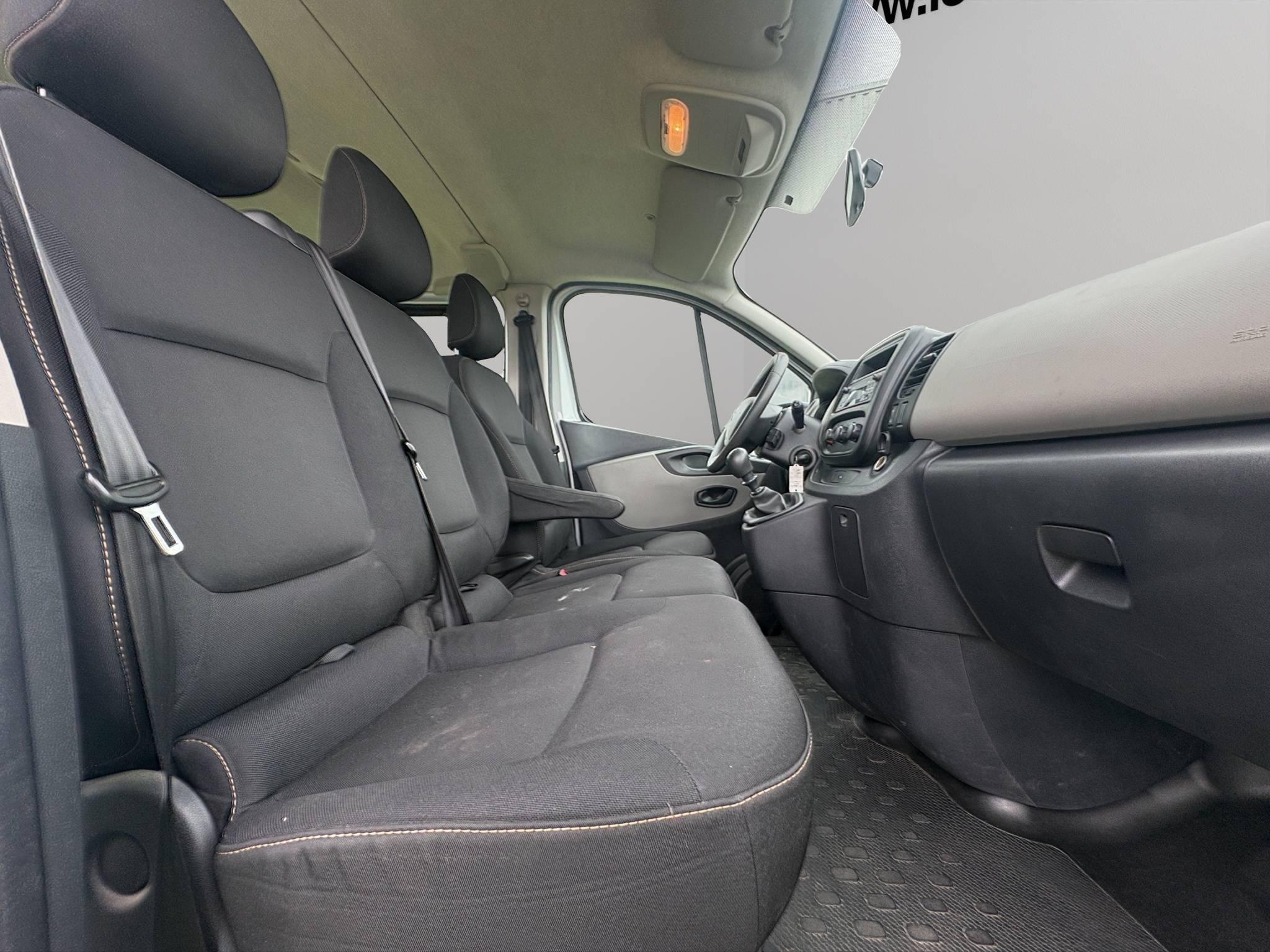 RENAULT TRAFIC