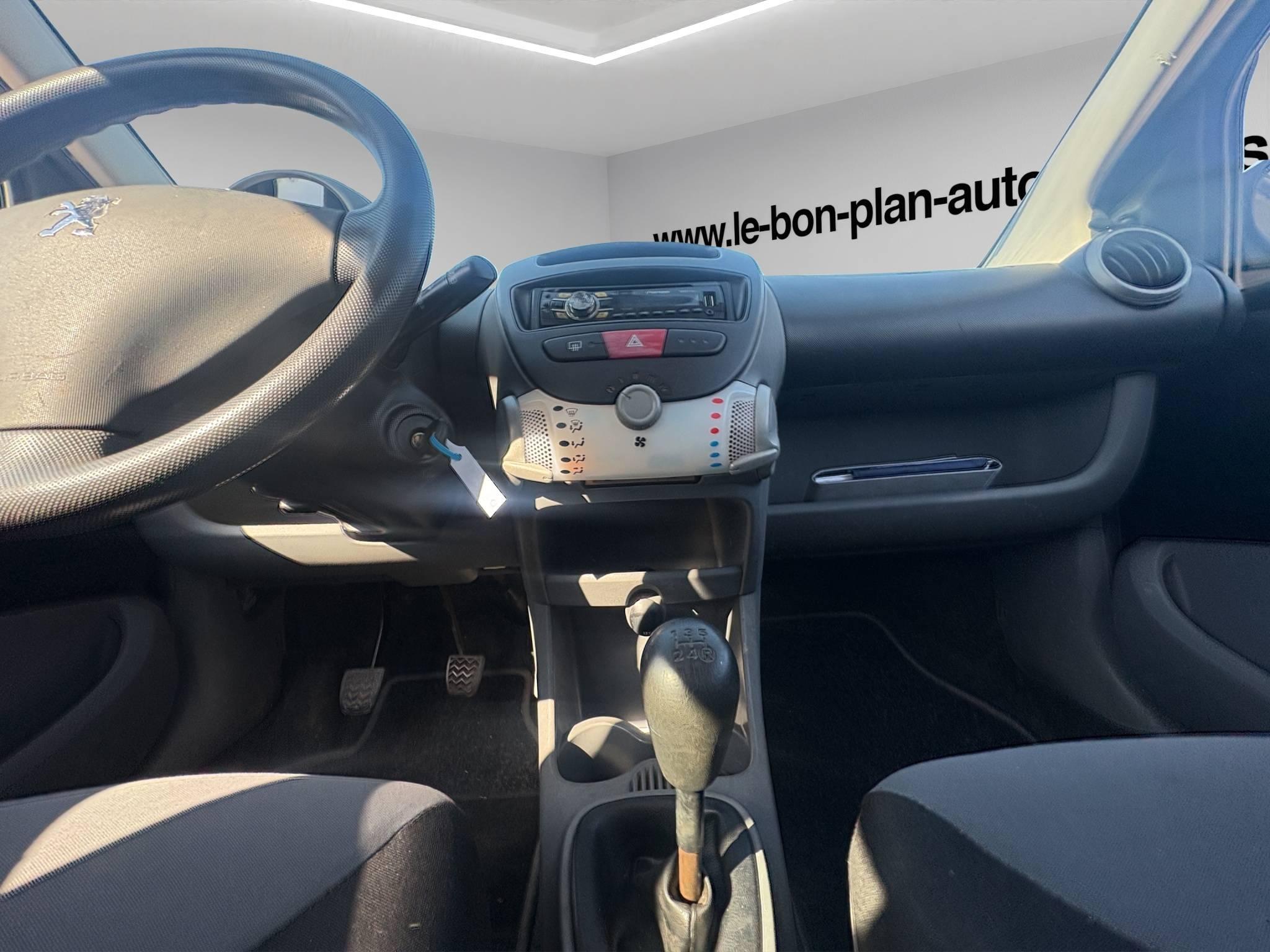 PEUGEOT 107