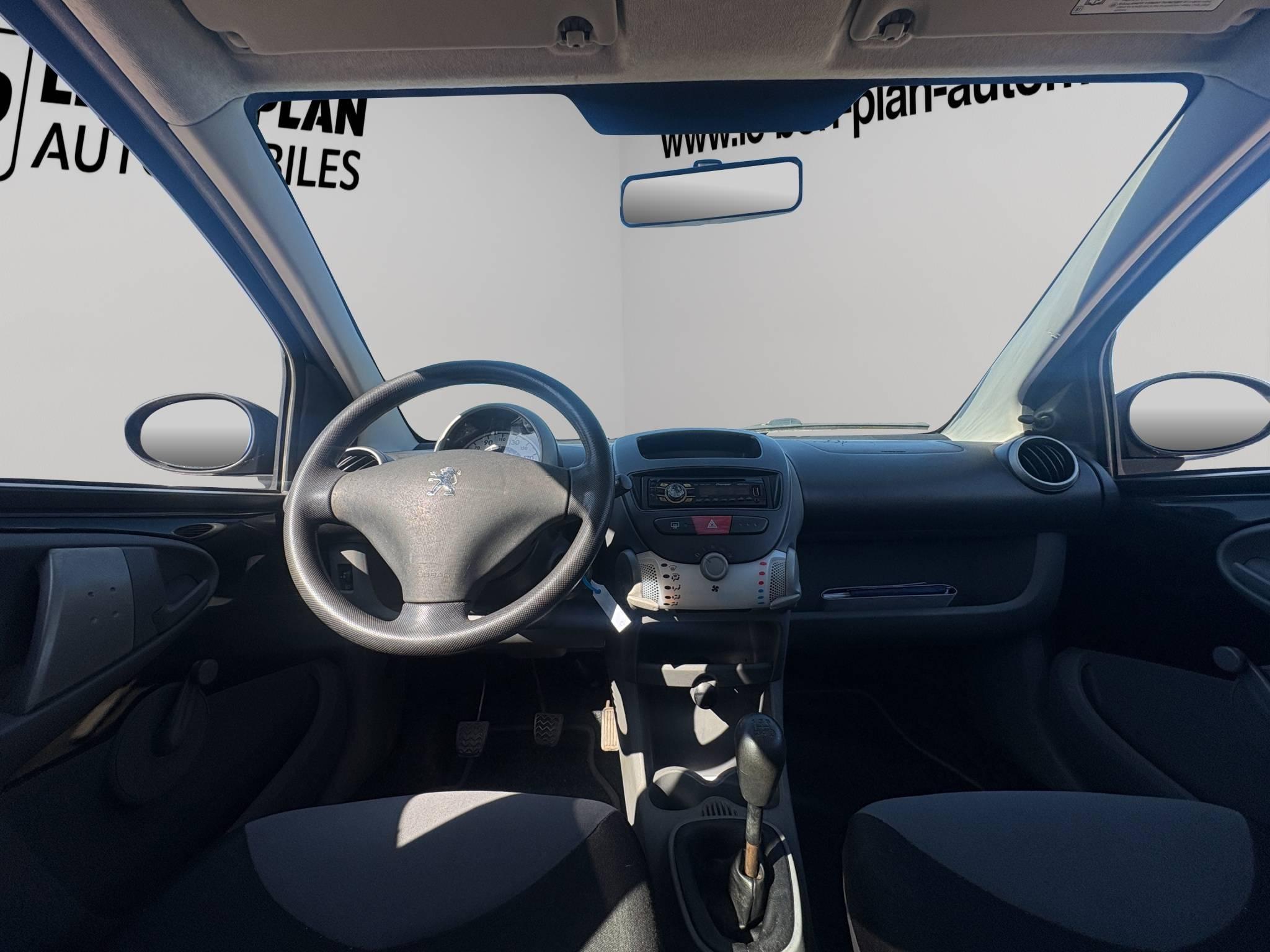 PEUGEOT 107