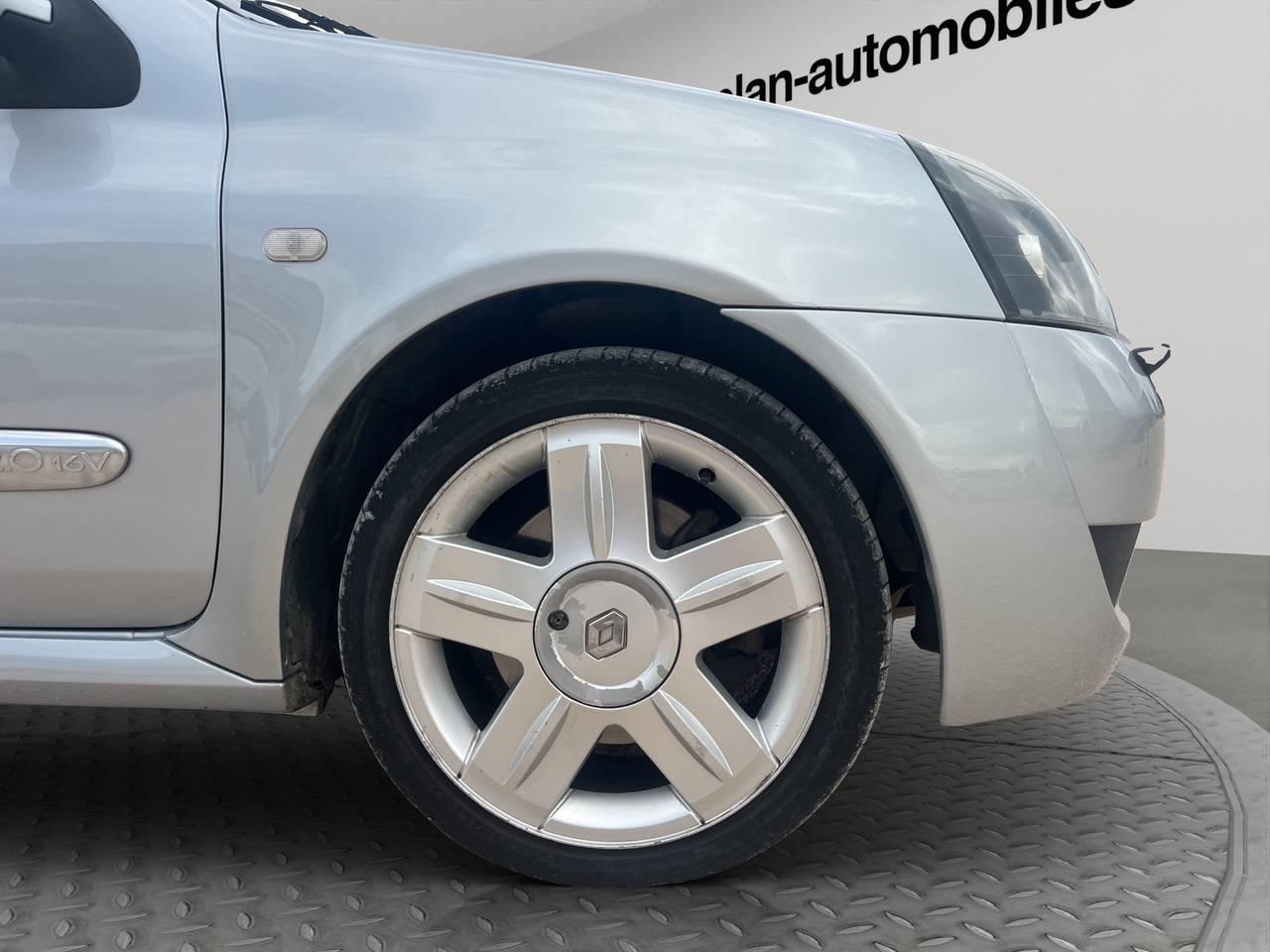 RENAULT CLIO