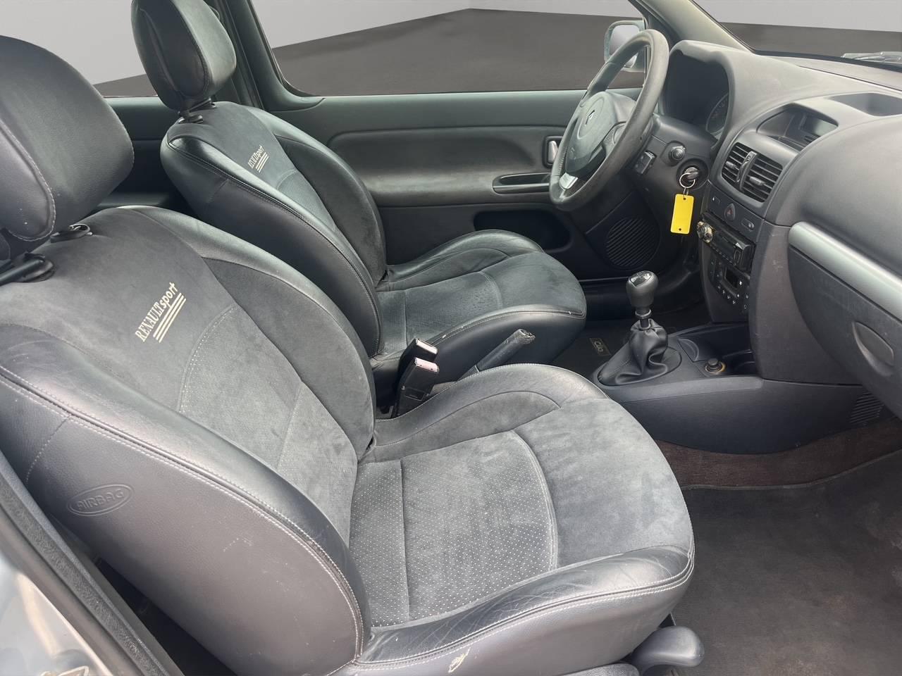 RENAULT CLIO