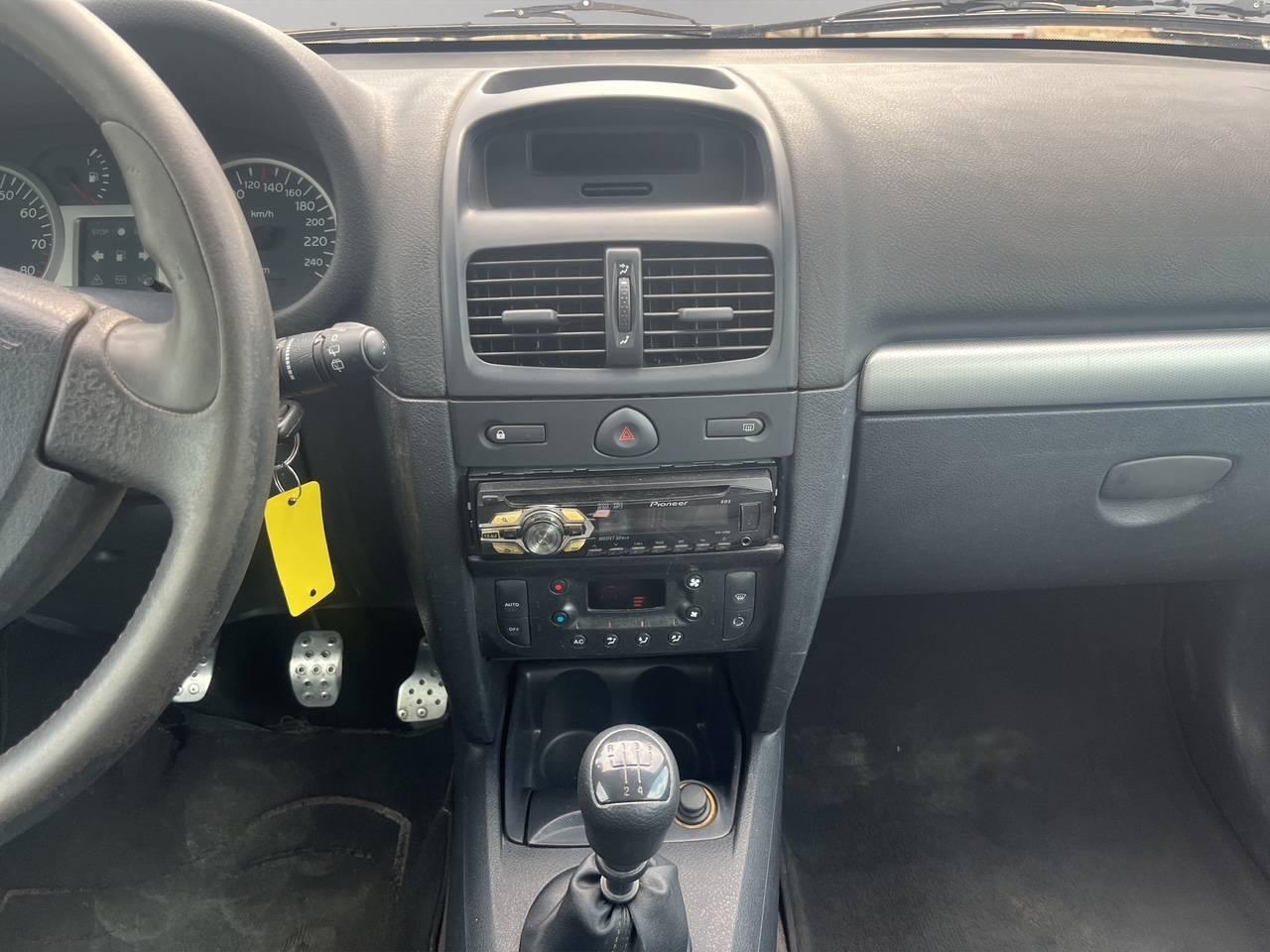 RENAULT CLIO